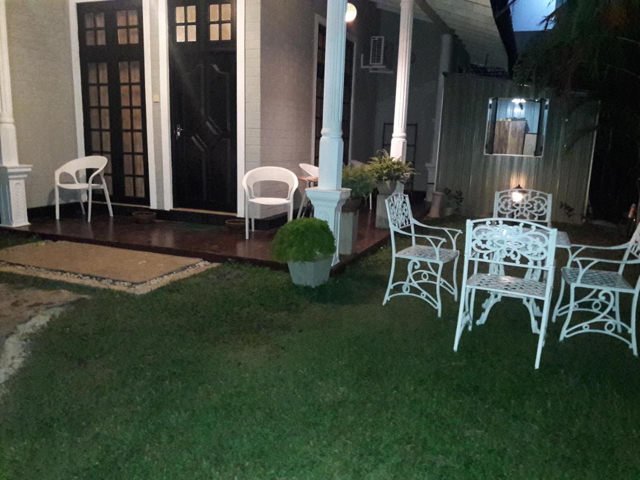 Mihilaka Holiday Homes Wadduwa Esterno foto